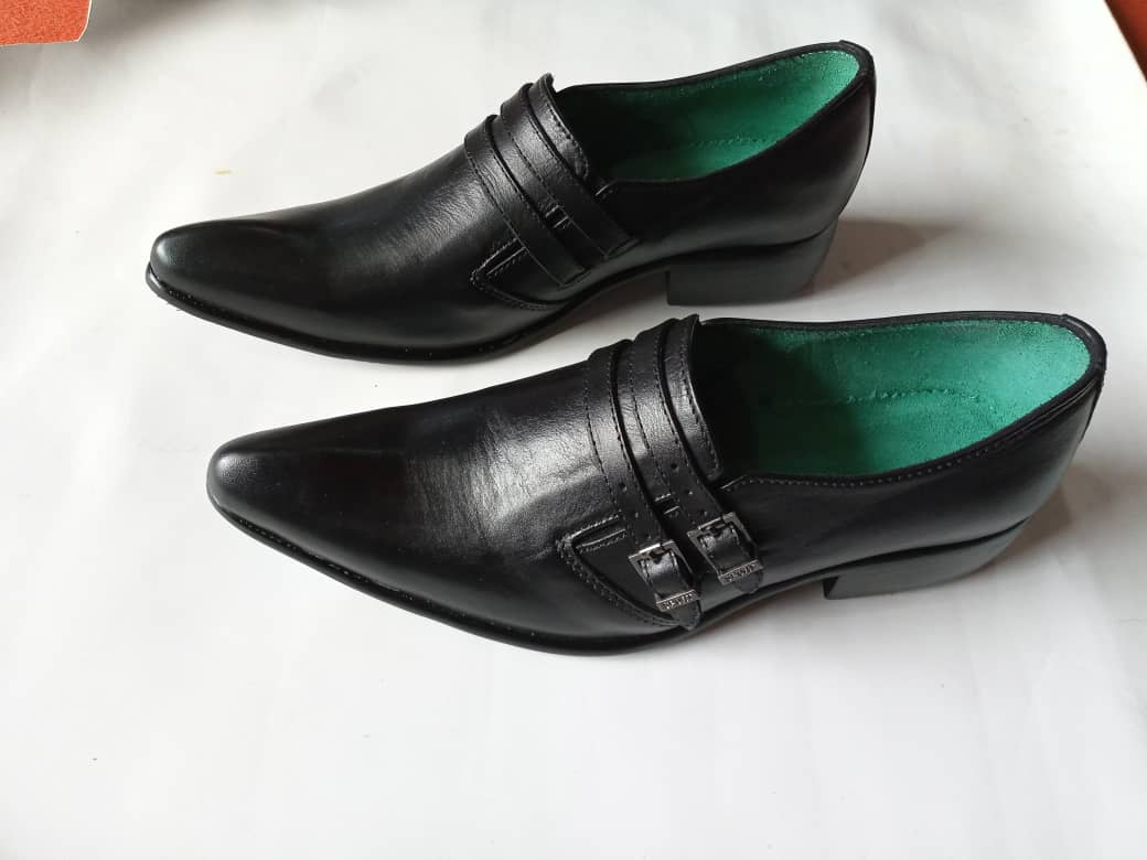 L’importance de porter des chaussures en cuir faites à la main : un choix élégant et durable